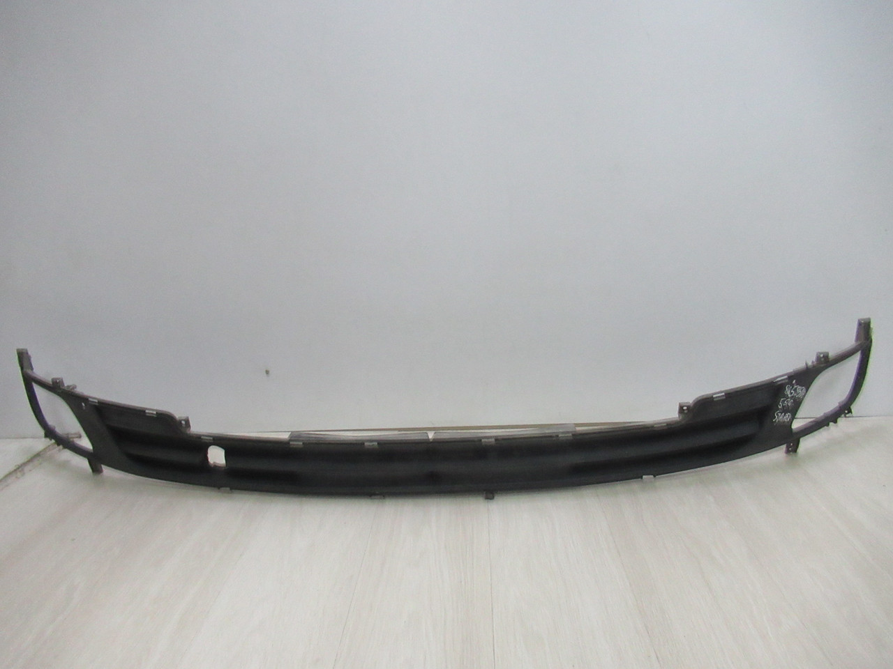 LƯỚI CẢN TRƯỚC HYUNDAI STAREX 865854H500 1 LƯỚI CẢN TRƯỚC HYUNDAI STAREX 865854H500