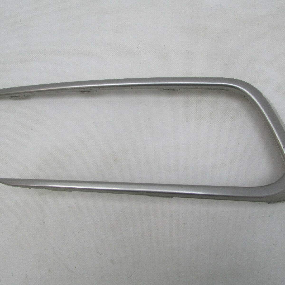 VIỀN MẠ ỐP ĐÈN GẦM HYUNDAI SANTAFE 2017 865572WAA0 / 865582WAA0